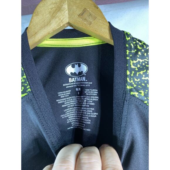 Batman Running Athletic Lightweight Swim Shirt Boys Size Medium / 8 - Picture 3 of 8